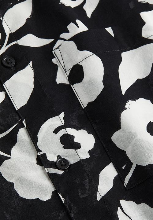 H&M - Cotton shirt regular fit - black floral 