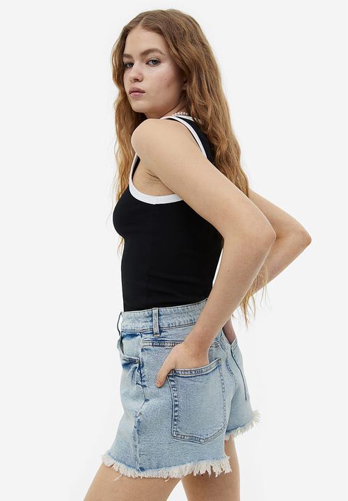 H&M - High-waisted denim shorts - light denim blue 