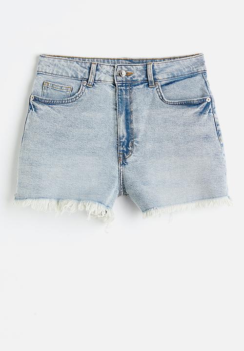 H&M - High-waisted denim shorts - light denim blue 