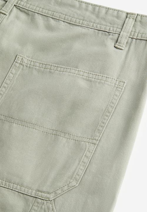 H&M - Relaxed fit worker shorts - green
