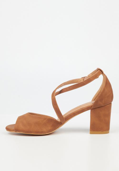 Butterfly Feet - Heather1 blockheel sandal - tan