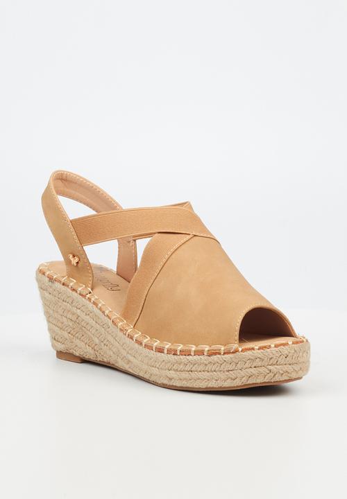 Butterfly Feet - Sady1 wedge sandal - beige
