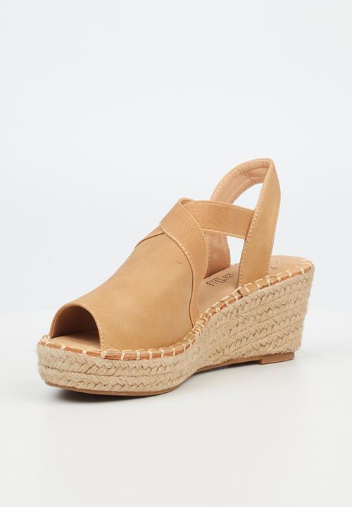 Butterfly Feet - Sady1 wedge sandal - beige