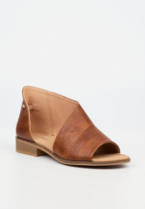 Miss Black - Micah5 asymmetric sandal - tan
