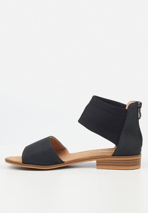 Miss Black - Micah6 strap sandal - black