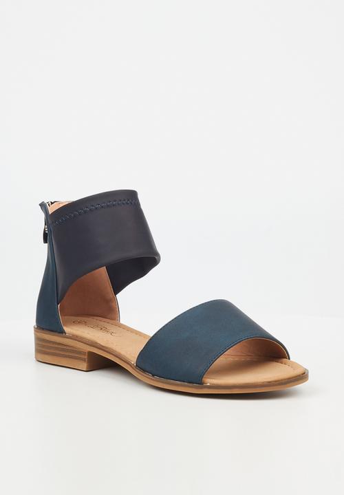 Miss Black - Micah6 strap sandal - navy
