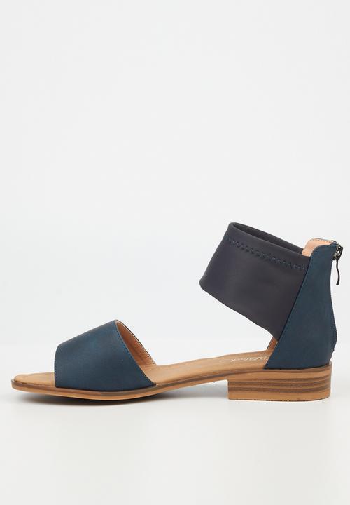 Miss Black - Micah6 strap sandal - navy