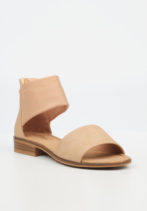 Miss Black - Micah6 strap sandal - neutral