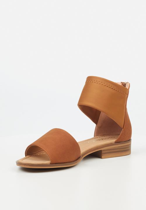 Miss Black - Micah6 strap sandal - tan
