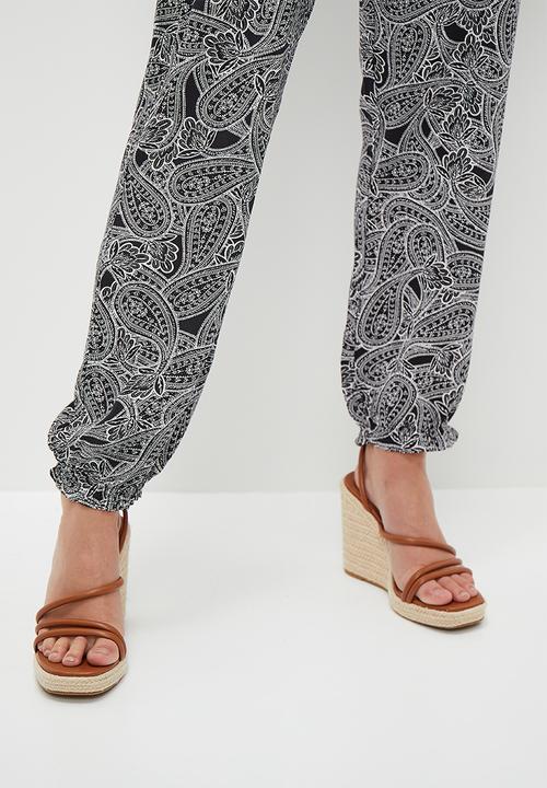 HAILYS - Graphic Print Trousers - Black Diverse