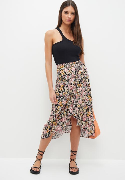 HAILYS - Print Asymmetrical Hem Maxi Skirt - Black Flower
