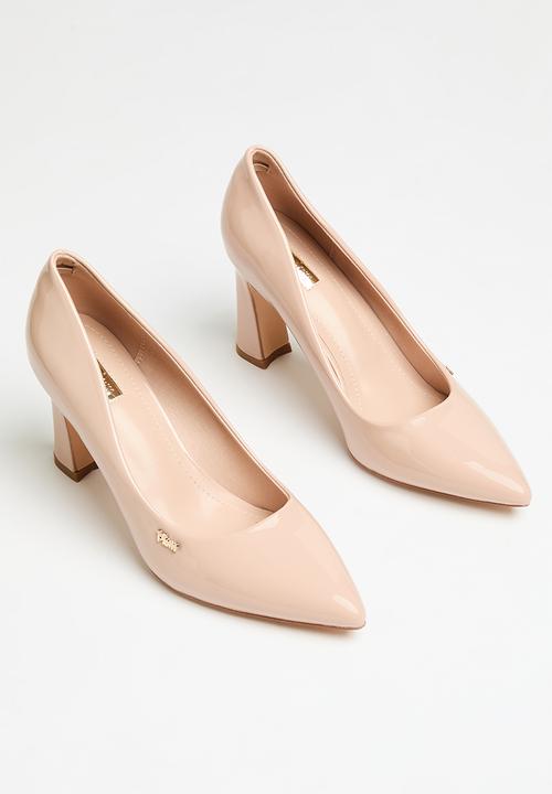 Plum - Blockheel court - beige