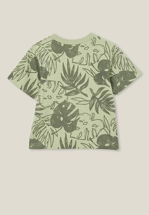 Cotton On - Jonny short sleeve print tee - gumnut green/swag green palm leaf yardage
