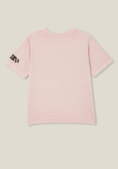 Cotton On - Jonny short sleeve print tee - zephyr/85 motorsports champion