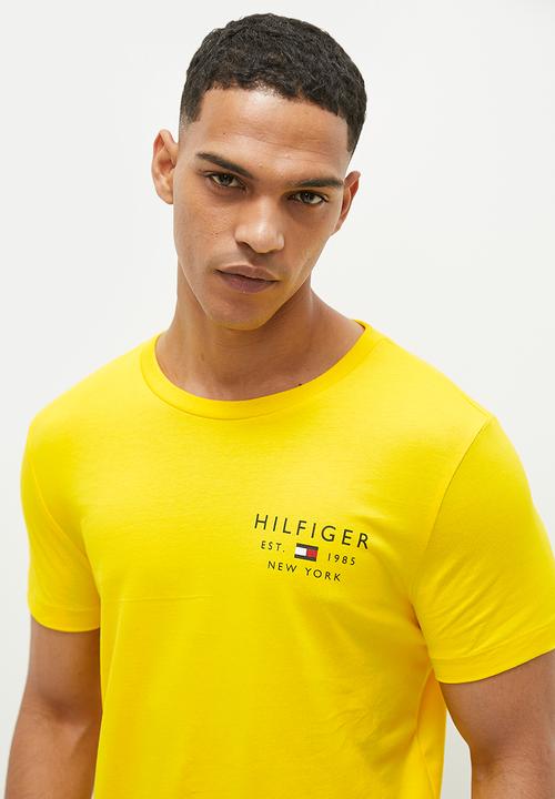 Tommy Hilfiger - Brand love small logo tee - vivid yellow