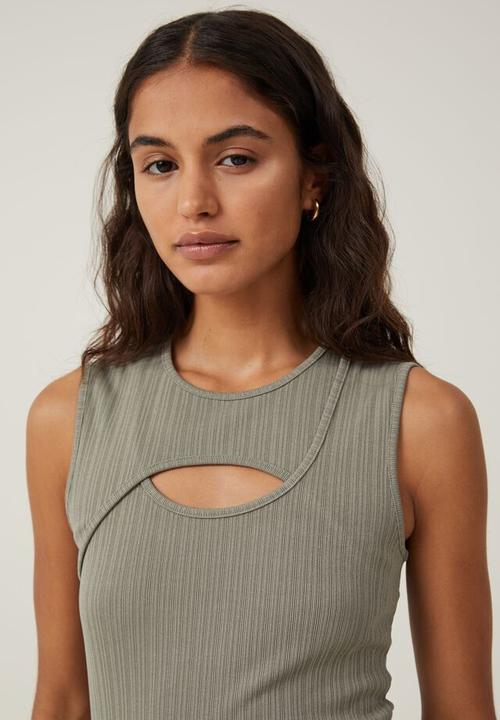 Cotton On - Romy cut out tank - woodland