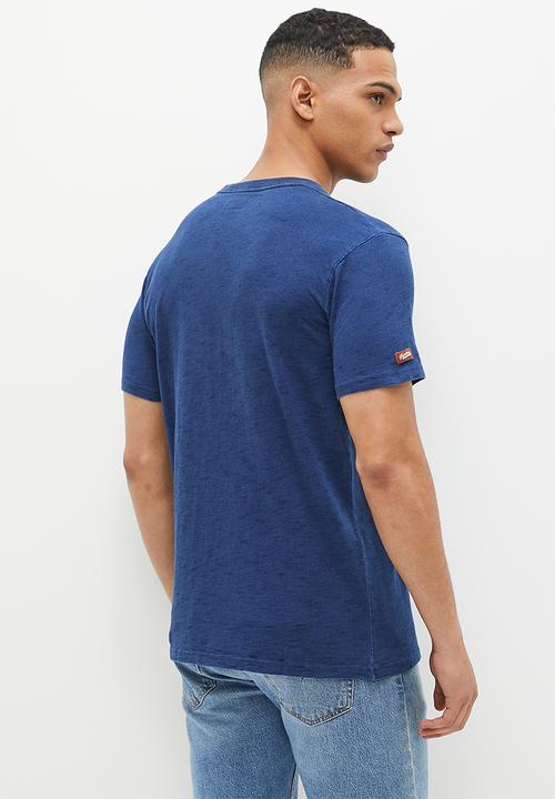 Superdry. - Vintage script indigo ww tee - reverse snowy wash indigo