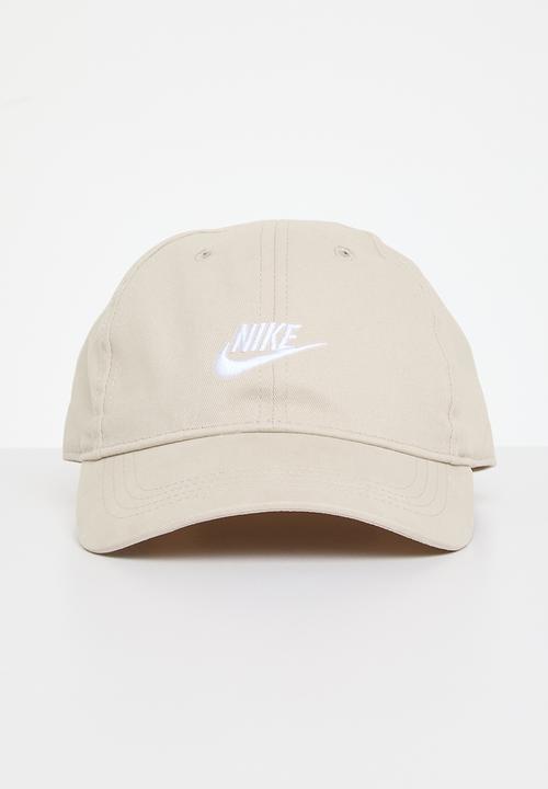Nike - Nike futura curved brim cap - sanddrift