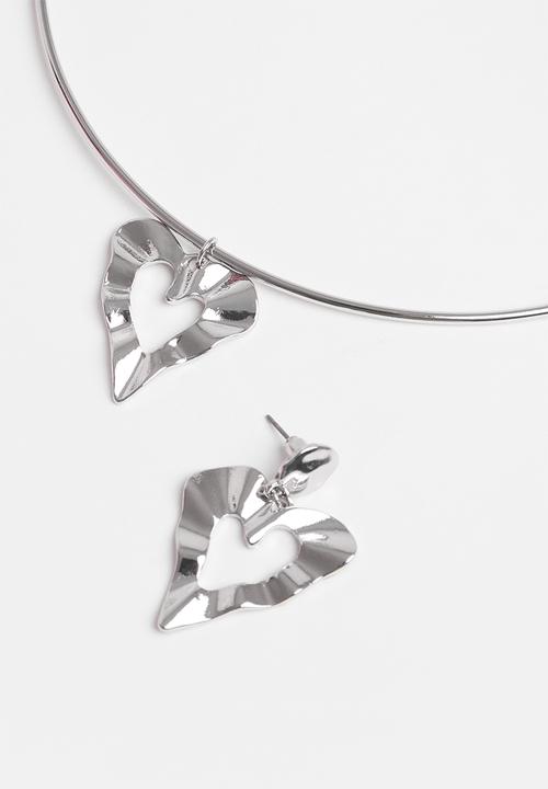 Superbalist - Heart shaped earring and necklace set - silver