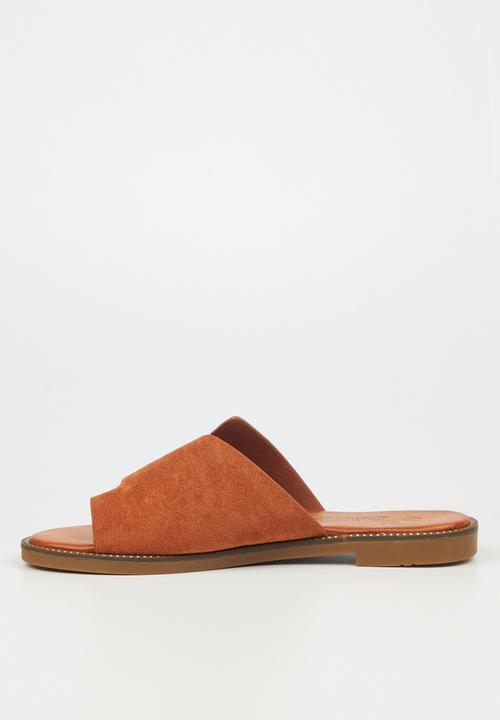 Butterfly Feet - Frost9 thong sandal - tan