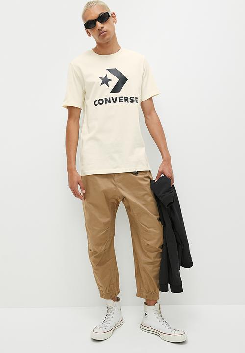 Converse - Converse go-to star chevron logo standard fit T-shirt - ecru 