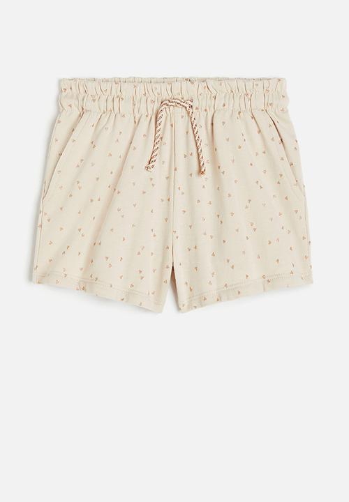 H&M - Sweatshorts - light beige hearts