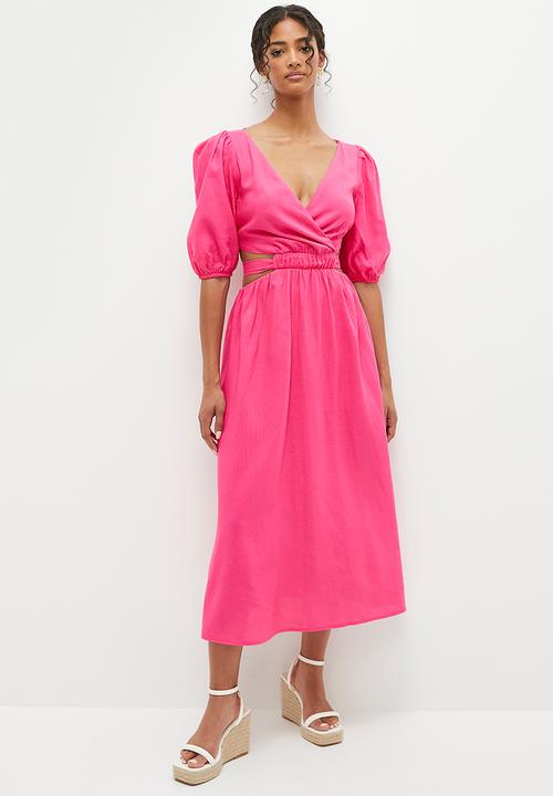 MILLA - Puff sleeve fit & flare with cut out detail - carmine rose