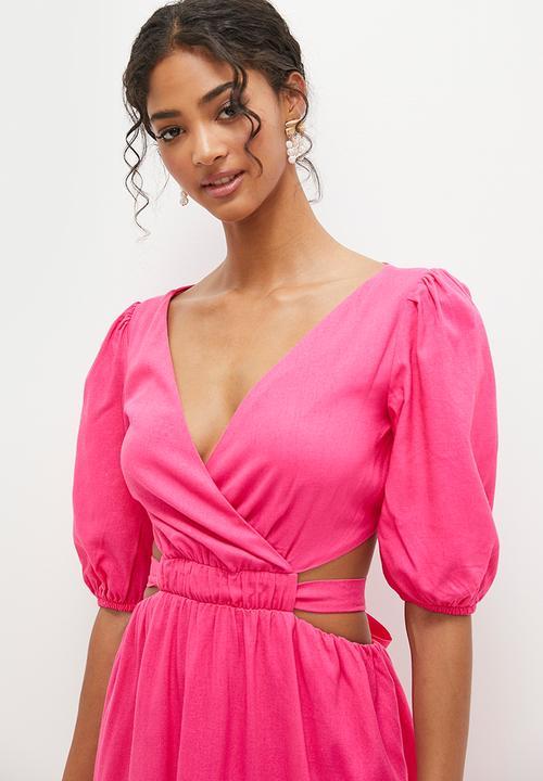 MILLA - Puff sleeve fit & flare with cut out detail - carmine rose