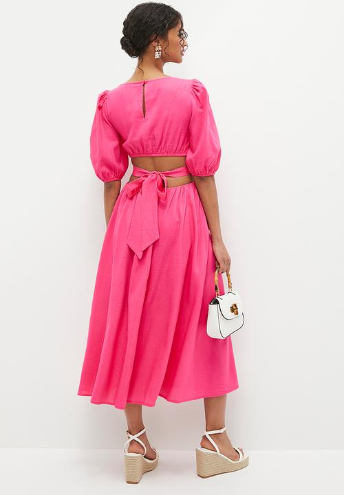 MILLA - Puff sleeve fit & flare with cut out detail - carmine rose