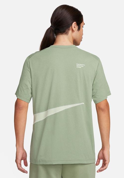 Nike - Dri-FIT UV Hyverse short-sleeve fitness top - green