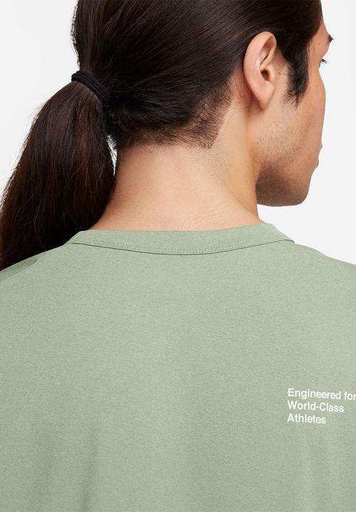 Nike - Dri-FIT UV Hyverse short-sleeve fitness top - green