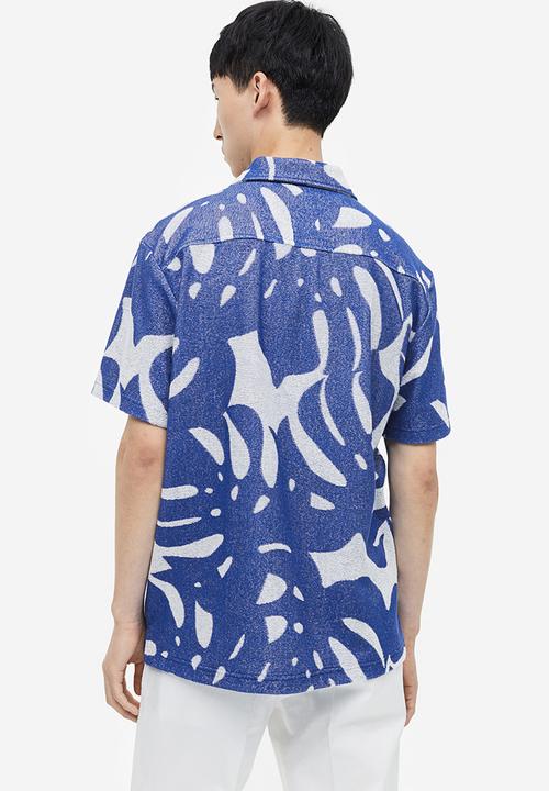H&M - Regular fit terry resort shirt - blue leaf-patterned