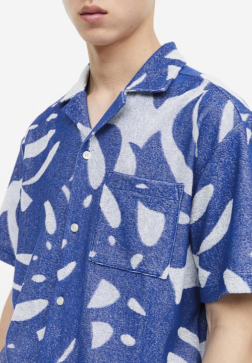 H&M - Regular fit terry resort shirt - blue leaf-patterned