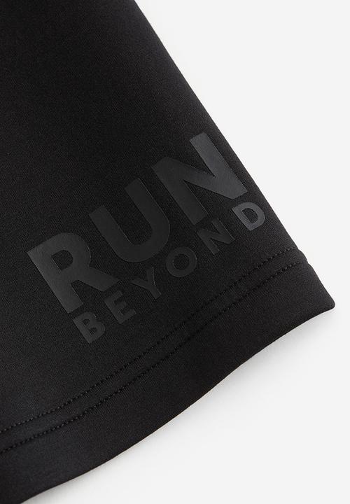 H&M - Drymove™ sports shorts - black