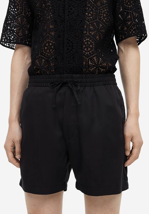 H&M - Regular fit lyocell shorts - black