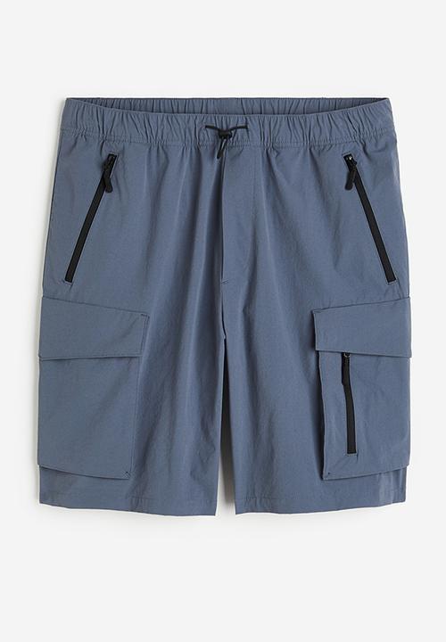 H&M - Relaxed fit nylon cargo shorts - dark blue 