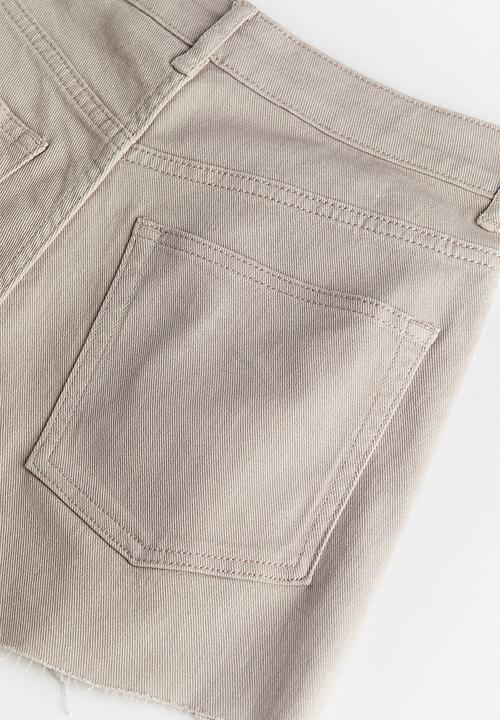 H&M - High-waisted twill shorts - greige 