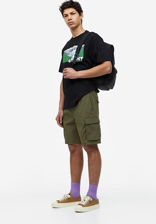 H&M - Regular fit nylon cargo shorts - green