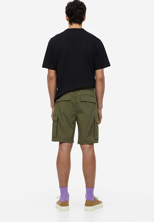 H&M - Regular fit nylon cargo shorts - green