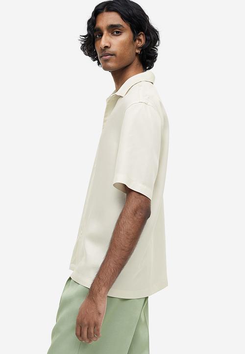 H&M - Regular fit short-sleeved lyocell shirt - beige