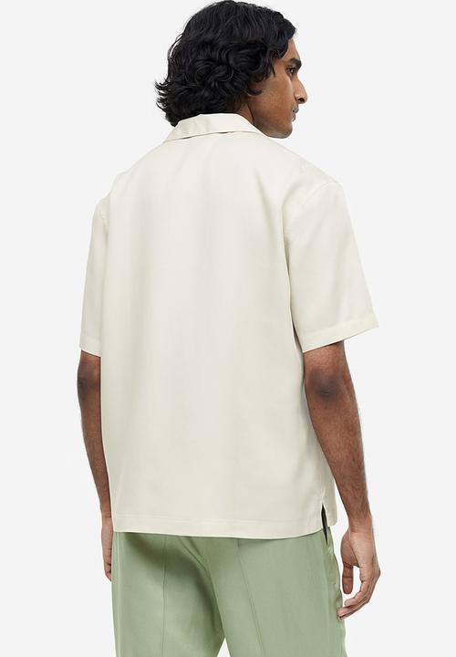 H&M - Regular fit short-sleeved lyocell shirt - beige