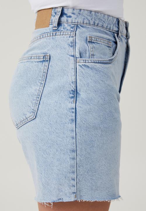 Cotton On - Plus Curvy Relaxed Denim Short - Palm Blue