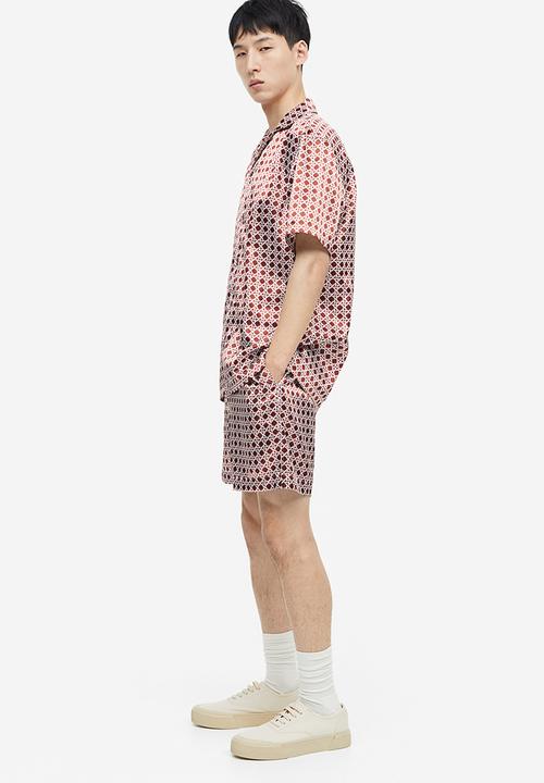 H&M - Regular fit pyjama shirt and shorts - brown patterned