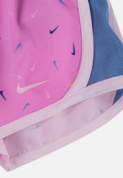 Nike - Nike swoosh tee and tempo shorts set - playful pink