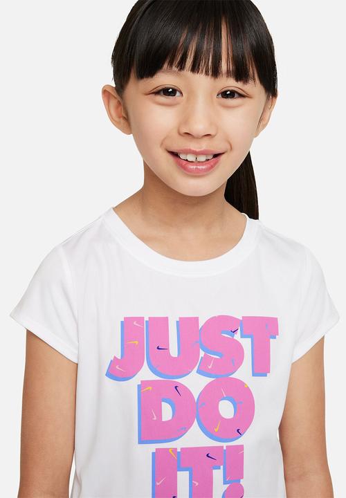 Nike - Nike swoosh tee and tempo shorts set - playful pink