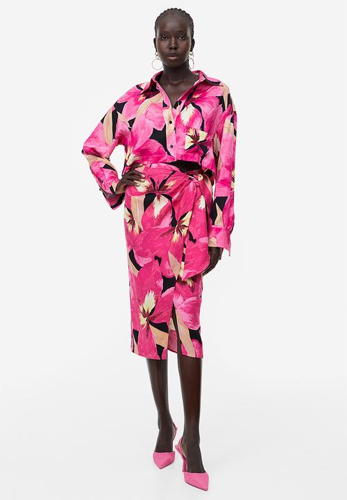H&M - Cropped satin shirt - cerise/floral 