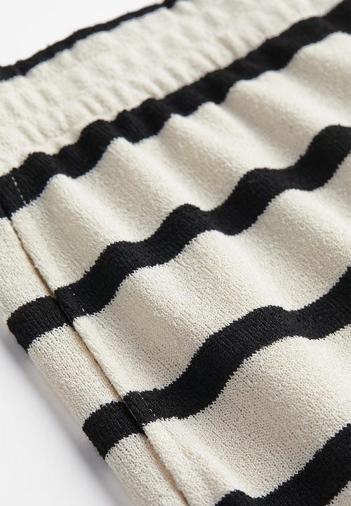 H&M - Jersey shorts - cream/striped