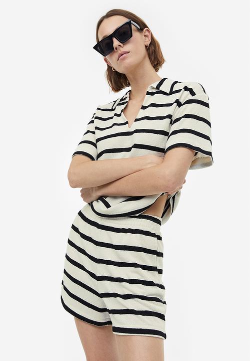 H&M - Jersey shorts - cream/striped