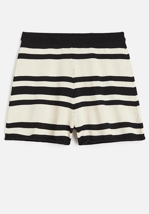 H&M - Fine-knit shorts - cream striped 