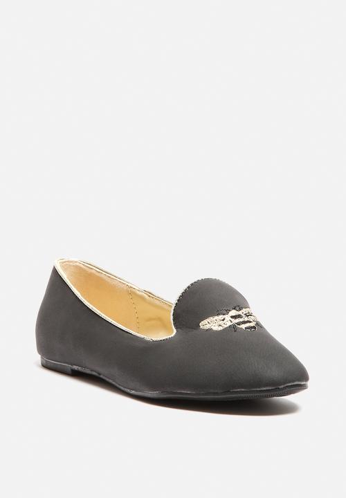 Cape Robbin - Smoking Slipper